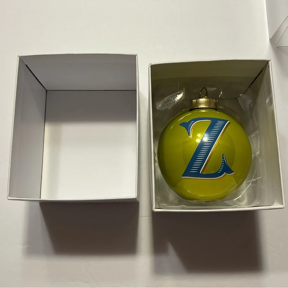 Monogram Ornament Glass “Z” Yellow/Green 3